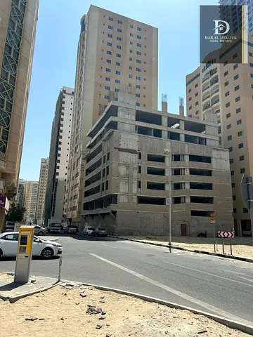 للبيع في حي النهده 
مبنى بقيمة استثنائية في موقع مرغوب