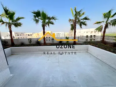 BRAND NEW PENTHOUSE AT GOOD LOOKING LOCATION-EASY EXIT FROM DUBAI-SIX CHEQUE POSSIBLE