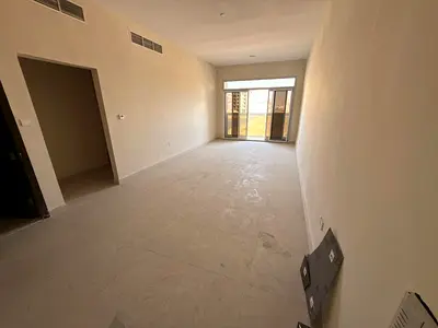 🏡 للإيجار شقة غرفتين وصالة – أول ساكن في الجرف 3  📍 موقع مميز خلف السوق الصيني وقريب من فيستيفال عجمان  ✨ تفاصيل الشقة: • غرفتين وصالة بمساحة ممتازة