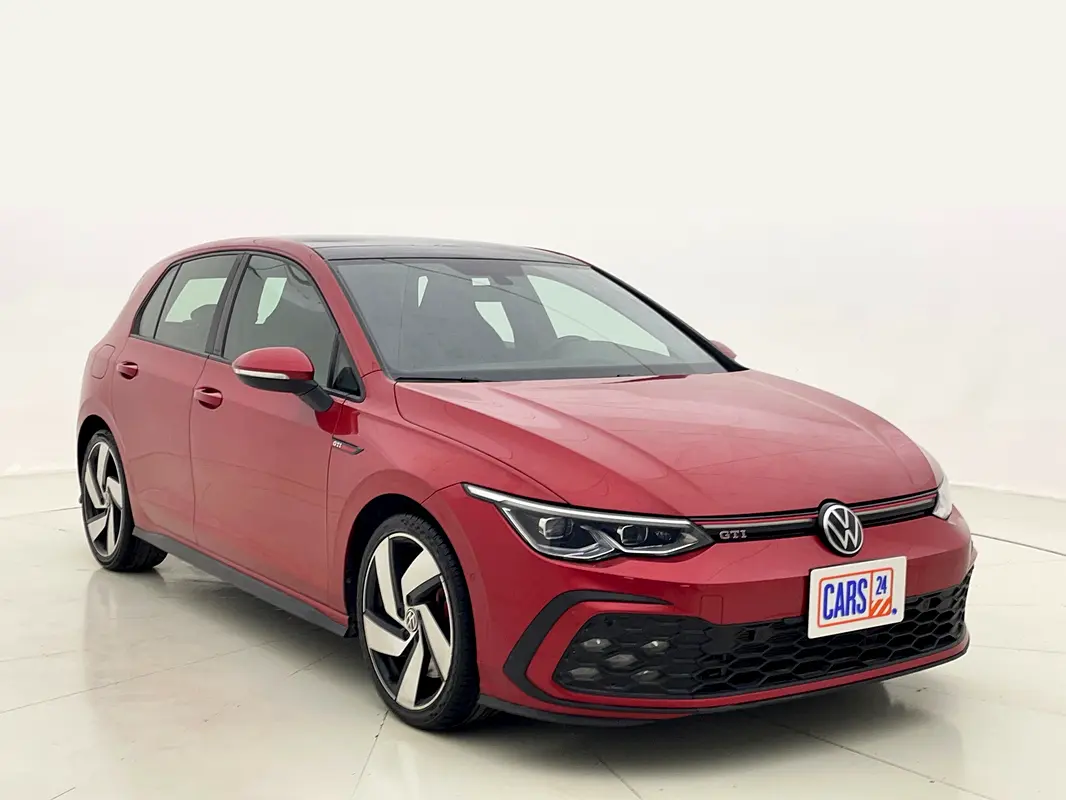 Volkswagen Golf 2024 — photo 1 of 13