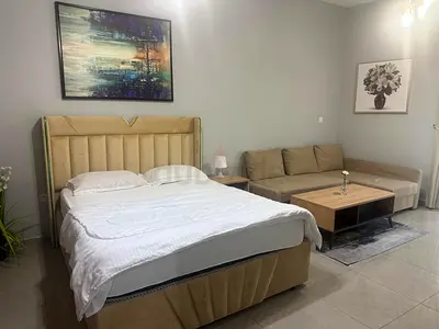 Dubai marina, Luxury private bedroom with balcony walking distance to tram metro and jbr beach