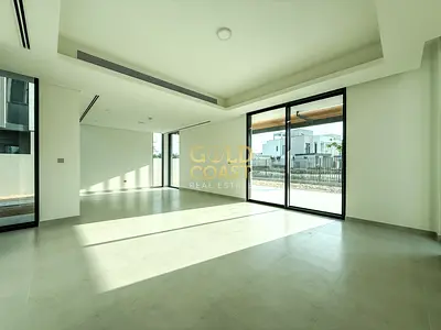 فيلا من 4 غرف نوم | إيلي صعب 1 | إطلالات متعددة على المنتزه والحديقة | غرفة الخادمة