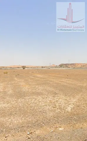 قطعتين ارض للبيع  المنامه 8 الارضين معاً علي 3 شوارع  الارضين معاً علي مساحه  9504 قدم