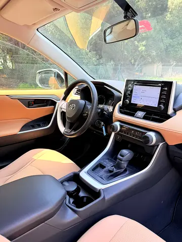 صورة 8 لـ 2021 Toyota RAV 4