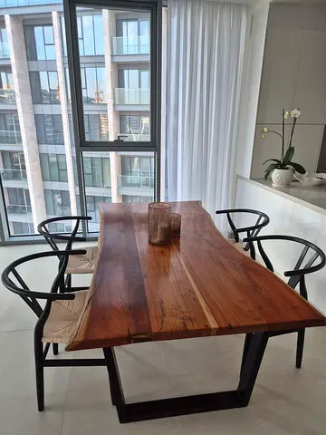 Makan Solid Suar Wood Dining Table (Live Edge) + 4 Wishbone Chairs