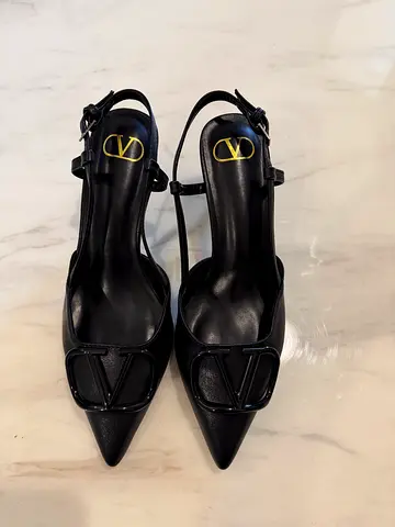 Vlogo Signature Calfskin Slingback Pump 80
Mm / 3.15 In.