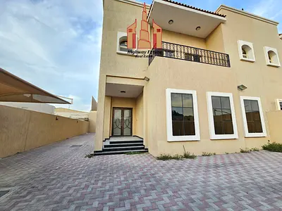 4 Bedroom like new Villa 2 hall maids room store room 2 master room balcony parking big villa
