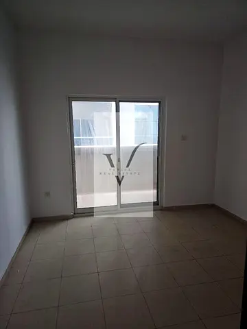 موقع مميز - اطلالة مفتوحة - موقف سيارة -اقساط مرنه