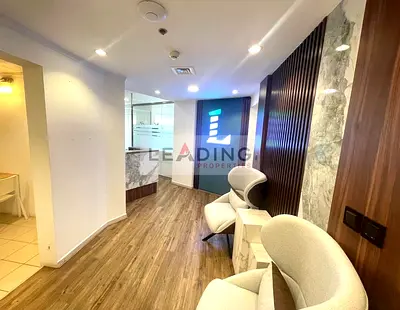 SPACIOUS & BRIGHT FURNISHED OFFICE | PRIME LOCATION