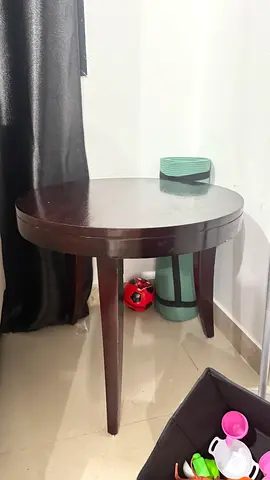 Simple Round Coffee Table