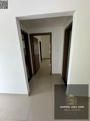 افخم وارقي واجمل شقه في عجمان منطقه الجرف 3 الشقه بجانب جميع الخدمات والمدارس