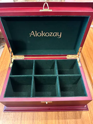Elegant Alokozay Wooden Jewelry Box - Perfect for Collectors !