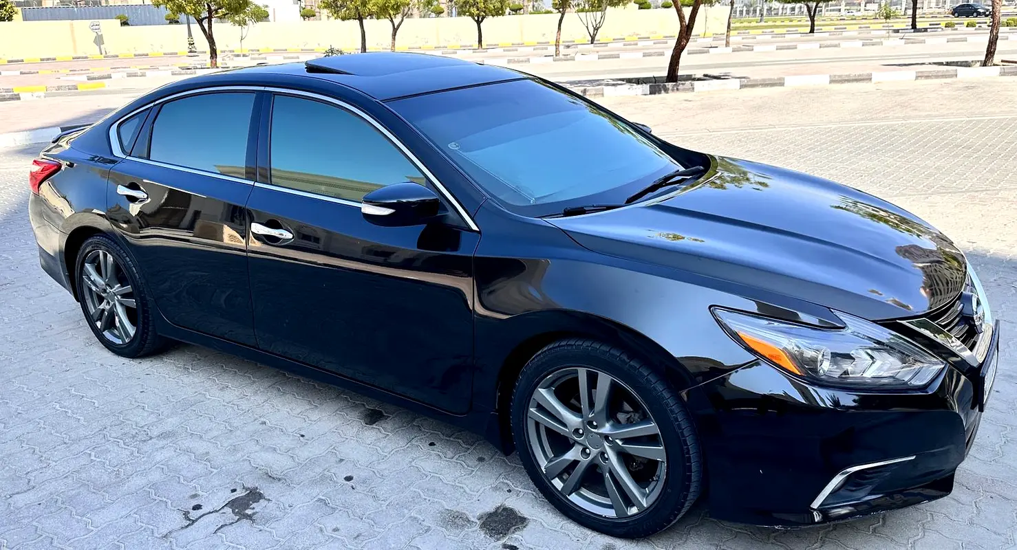 Nissan Altima 2017 — photo 1 of 10