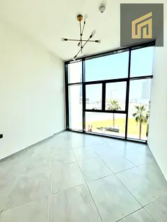 DUPLEX APARTMENT | UPGARDED TOWNHOUSE | BUS STOP