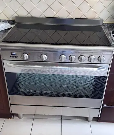 Model Smeg Italian 5 Hobs Full Electric Ceramic Cooker Range Size 90×60 cm