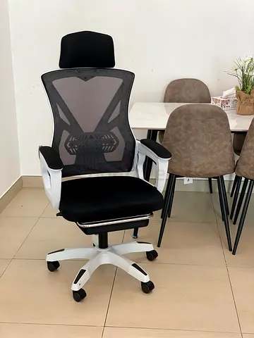 Gaming chair / office chair