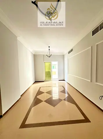 الايجارسنوي في عجمان منطقة الحميدية1مقابل المحكمة والاتصالات  جنب الجامعه البنايه عائلات شقه غرفه وصاله مع بلكونه اطلاله تكيف مركزي1حمام  مساحات كبيره