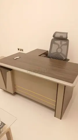 Stylish Office Table with Extension Board