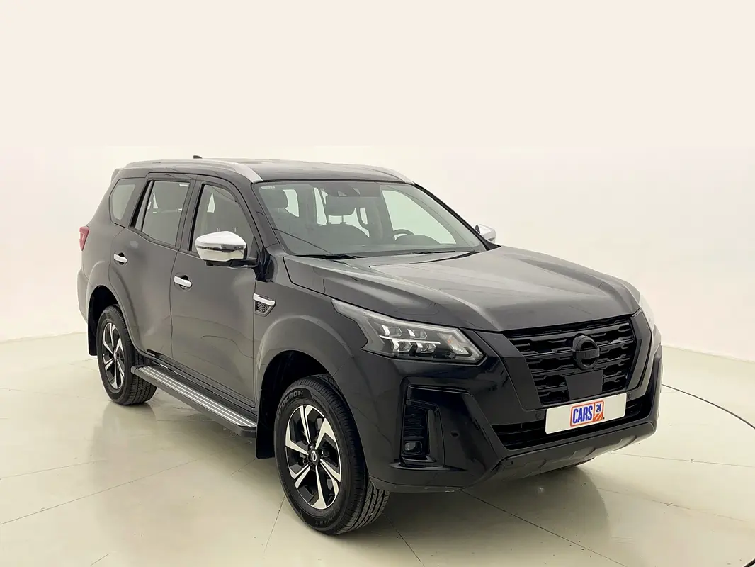 Nissan Xterra 2022 — photo 1 of 13