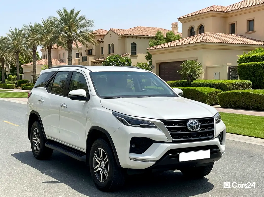 Toyota Fortuner 2024 — photo 1 of 13