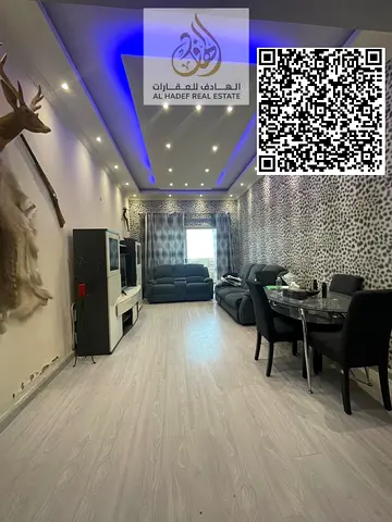 (مدينة الإمارات)  حصرياً للجنسيات الآسيوية  شقة غرفة وصالة مفروشة بالكامل مع كافة الخدمات الترفيهية، بموقع استراتيجي مباشرة على شارع محمد بن زايد.