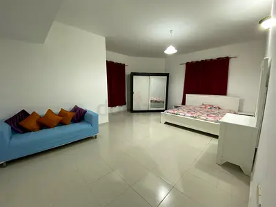 Specious master bedroom/2800 Dhs