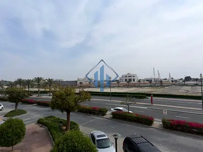 ستوديو واسع بإطلالة مميزة داخل مجتمع هادئ ومتكامل