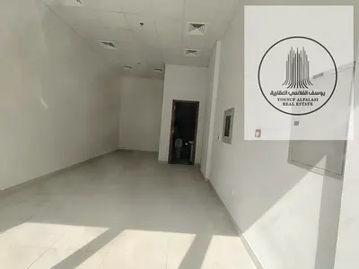 محل تجاري للإيجار في الجرف الصناعية 2 - مساحة 450 قدم
