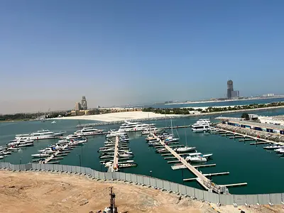 Spacious 3-Bedroom Apartment in Marina E Al Hamra – Full Sea View