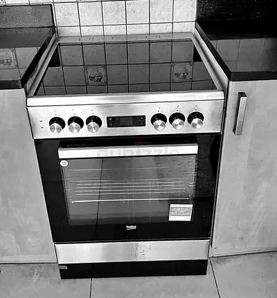 Beko 60x60 cm 4‑Zones Ceramic Electric Cooking Range
