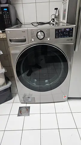 24Kg LG Washing Machine IN EXCELLENT CONDITION (Like New), Less used