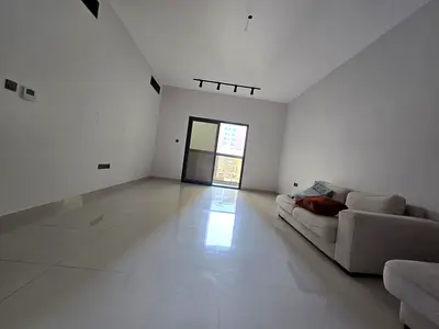 🏡 للإيجار شقة غرفتين وصالة في الحميدية – ثاني ساكن  📍 موقع مميز قريب من الجامعة وعلى شارع الشيخ عمار  ✨ تفاصيل الشقة: • غرفتين وصالة بمساحة كبيرة •