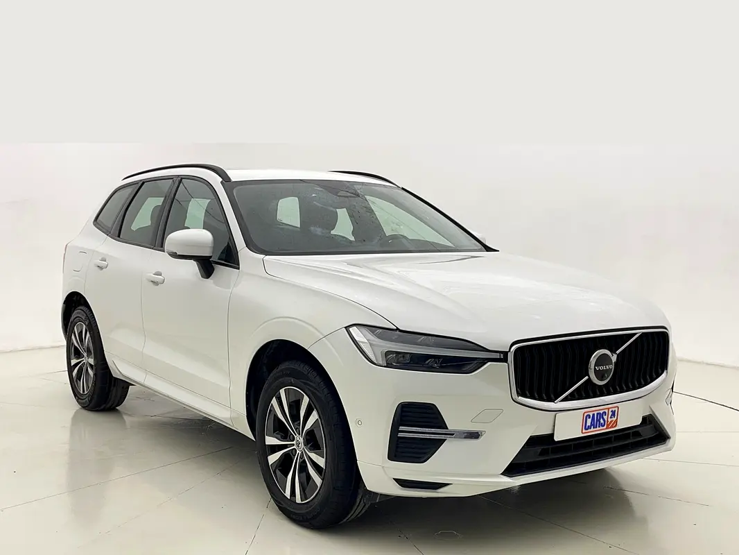 Volvo XC60 2023 — photo 1 of 13