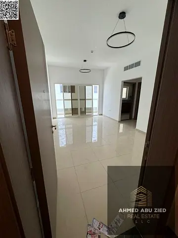 افخم و ارقي غرفة وصاله للايجار السنوي - اول ساكن - غرفة ماستر - 2 حمام - بتشطيبات سوبر ديلوكس - بلكونه - تكييف مركزي - قريب من شارع شيخ محمد بن زايد