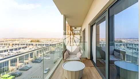 Spacious 2BR Apartment | Mid Floor | Rukan