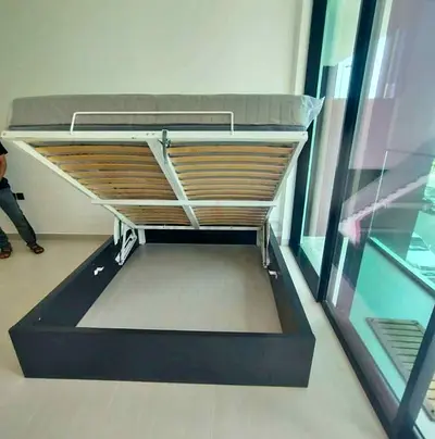 IKEA hydraulic queen‑size bed (160 × 200 cm) with  IKEA mattress