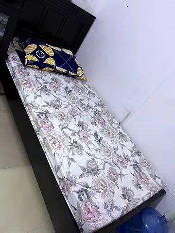 Bed with metress
