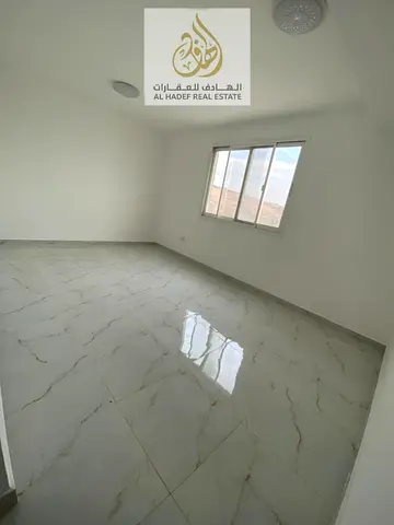 غرفه وصاله مع اتنين حمام وصاله منعزله تكييف مركزي لعشاق الهدوء والاستقرار شقه تانى ساكن في موقع متميز