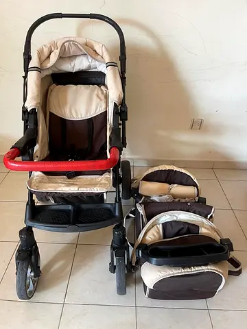 Versatile Jogging Stroller with Detachable Seats
