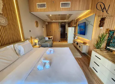 High floor | Upgraded | Lake view