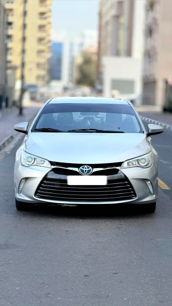 Toyota Camry 2017 — photo 1 of 15