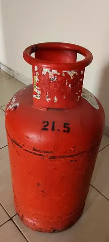 Gas Cylinder with Regulator