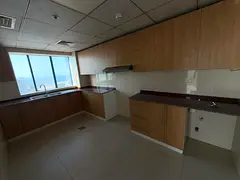 We offer you a luxurious and modern apartment with a spacious area and a strategic location.