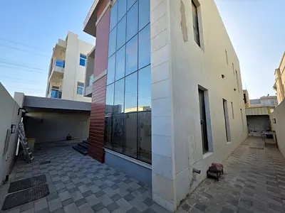 فيلا رائعة (5 غرف  الياسمين – عجمان ) بتشطيبات سوبر لوكس وجاهزة للسكن   5 غرف نوم واسعة  تشطيبات سوبر لوكس  الفيلا جاهزة للسكن فوراً