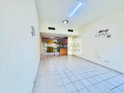 Well Maintained Spacious Ready to Move in