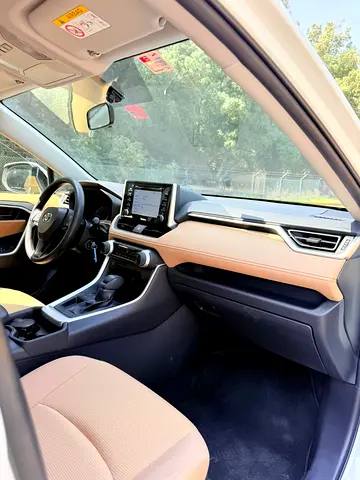 صورة 12 لـ 2021 Toyota RAV 4