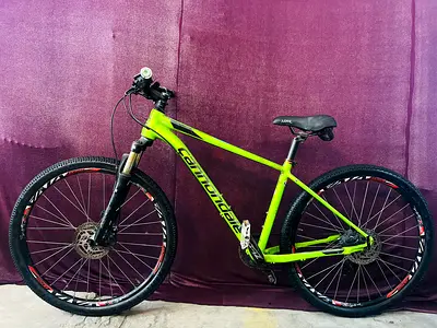 Mountain bike canandale