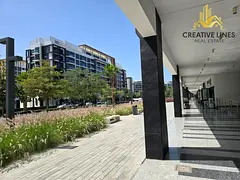 MAIN BOULEVARD - HIGH FOOTFALL - MID OF COMMUNITY