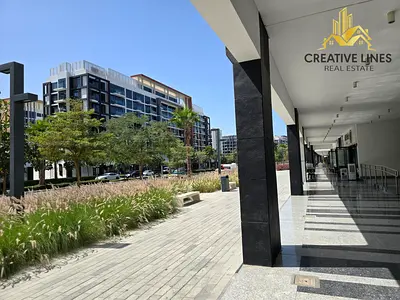 MAIN BOULEVARD - HIGH FOOTFALL - MID OF COMMUNITY