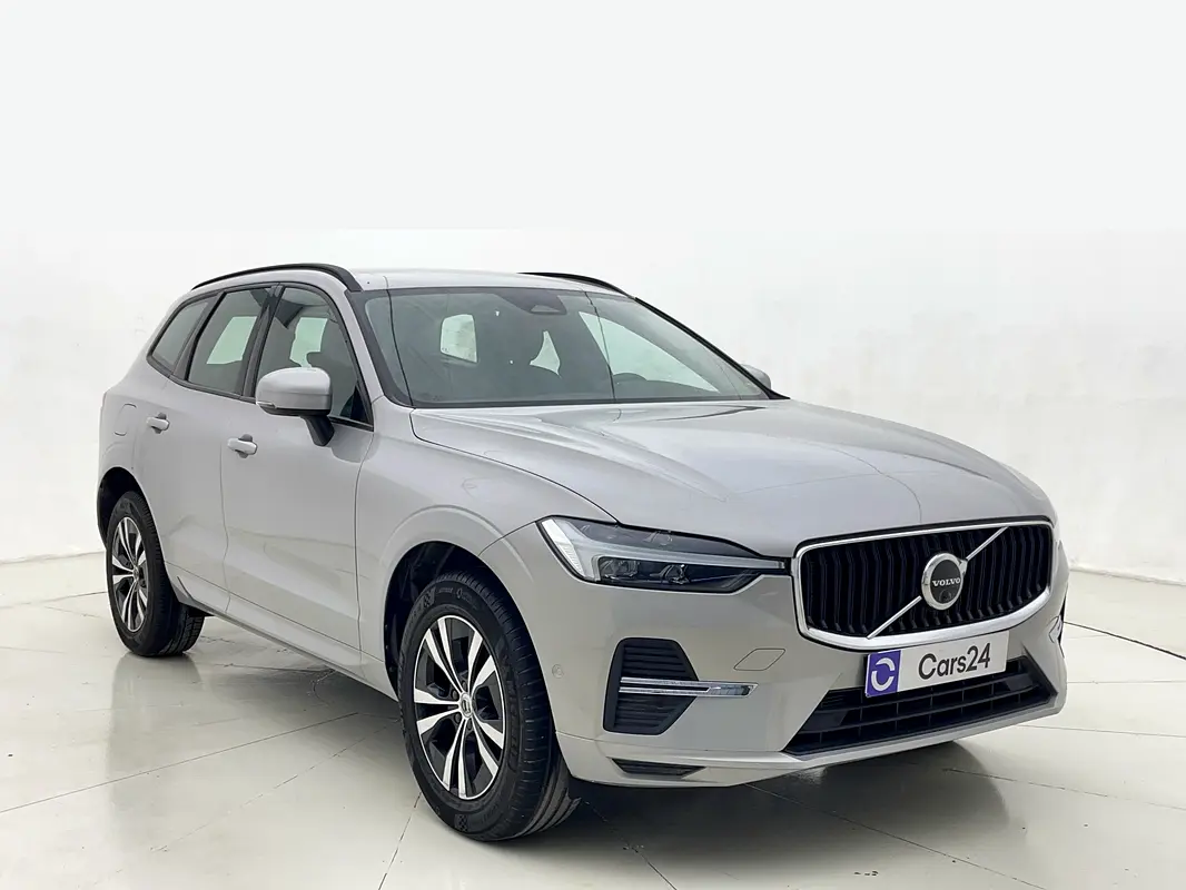 Volvo XC60 2023 — photo 1 of 13